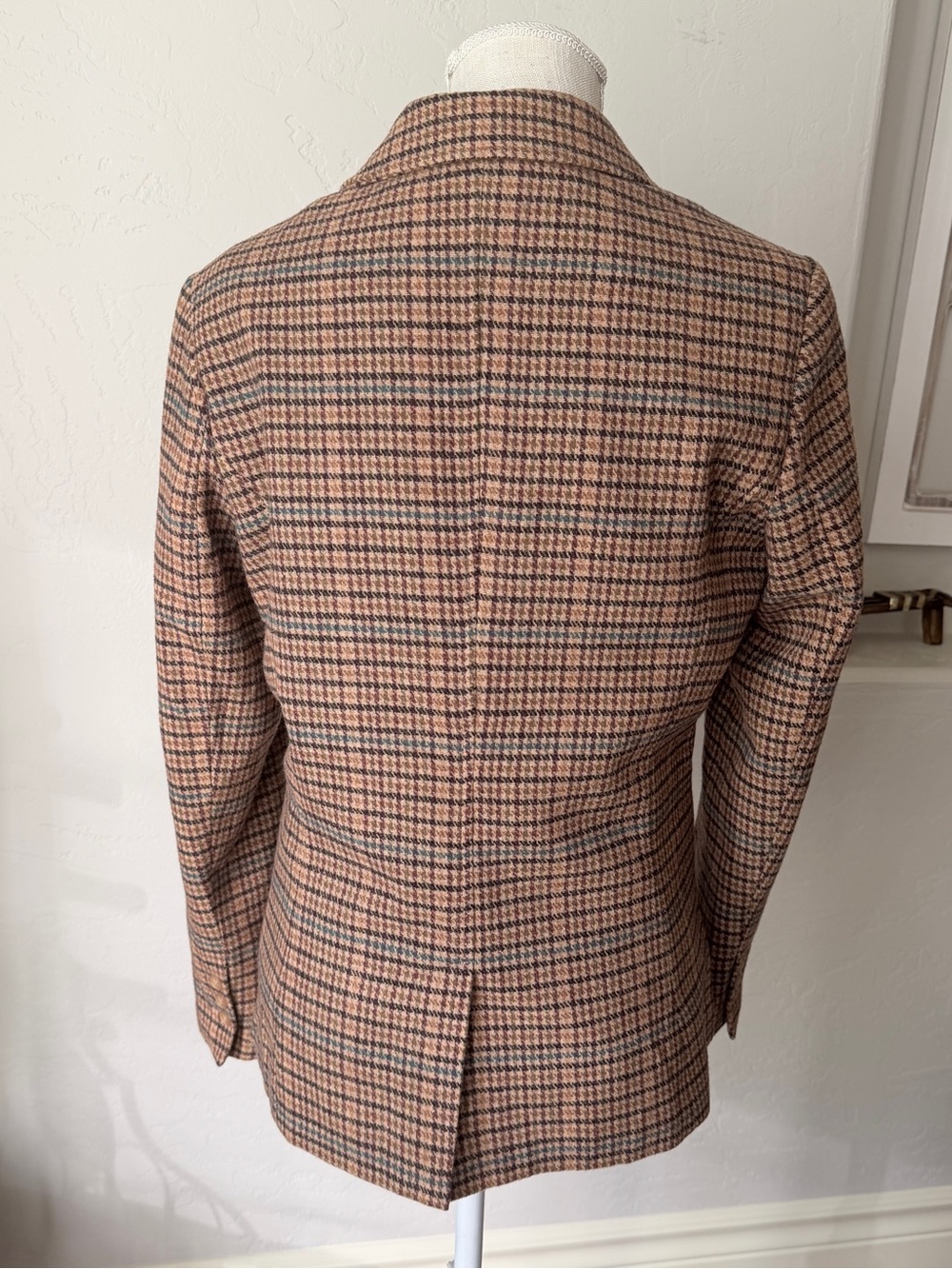 Chadwicks Women's Vintage Wool Blend Tan and Brown Plaid Blazer Jacket Size 12 - Picture 4 of 13